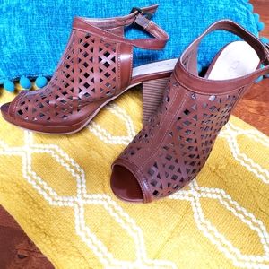 Chinese Laundry sandals